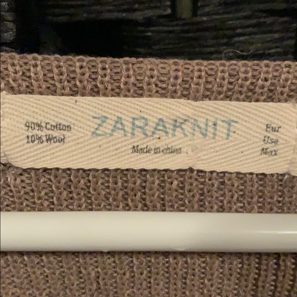 Women’s V-Neck Sweater - Picture 4 of 4